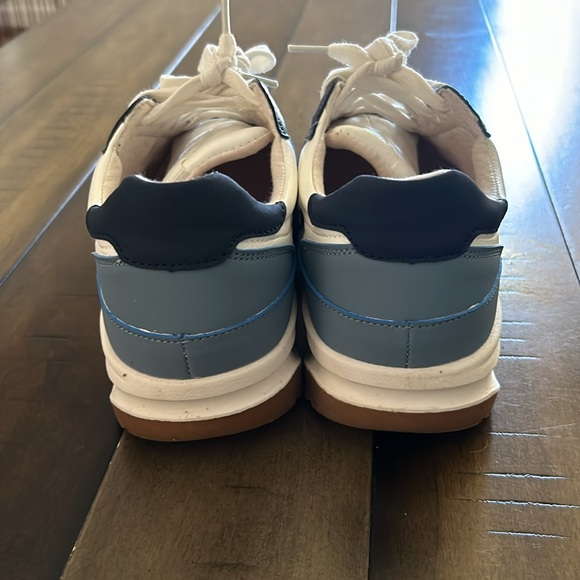 Cushionaire Tennis Shoe - Picture 4 of 4